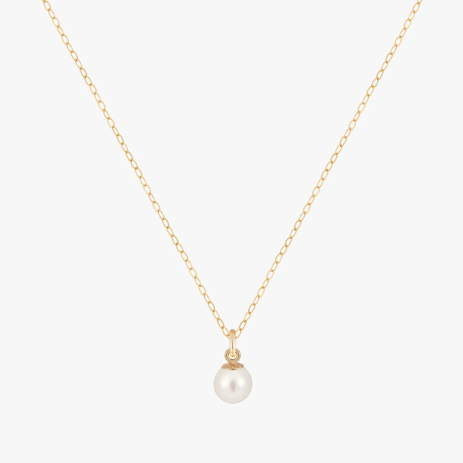 Minimal Pearl Necklace