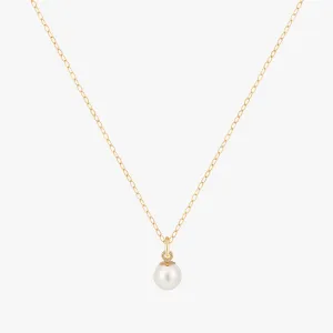 Minimal Pearl Necklace