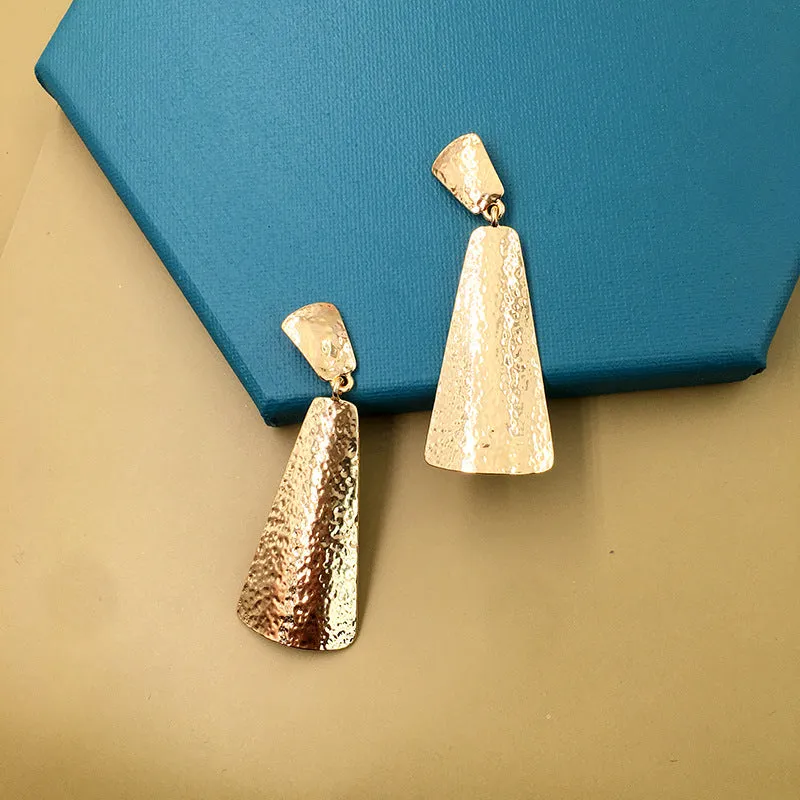 Wholesale Simple Design Geometric Earrings with Unique Hammered Pattern