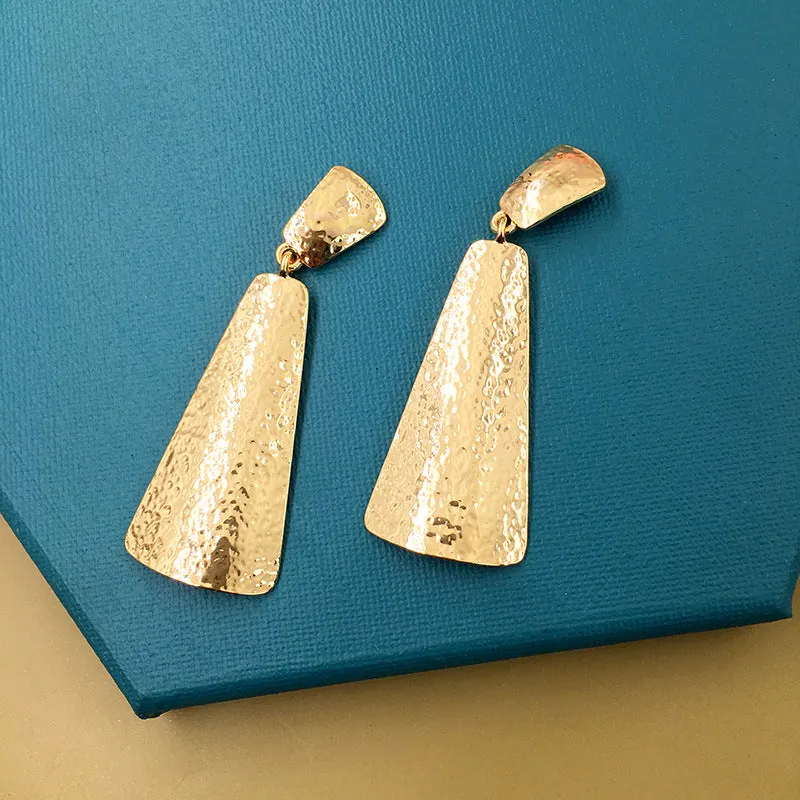 Wholesale Simple Design Geometric Earrings with Unique Hammered Pattern